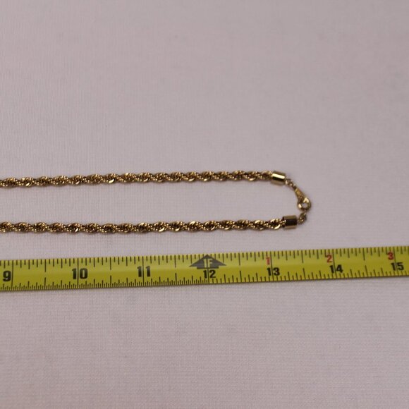 Lola Leoni Floral Crystal Pendant - Picture 8 of 9